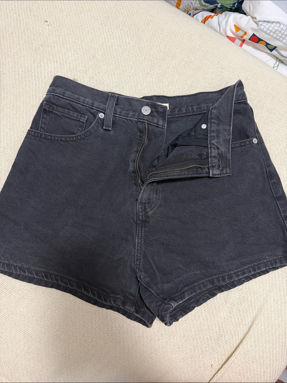 Levi’s High-Waisted Mom shorts Black Denim women